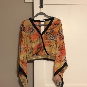 Fun flowy blouse size small